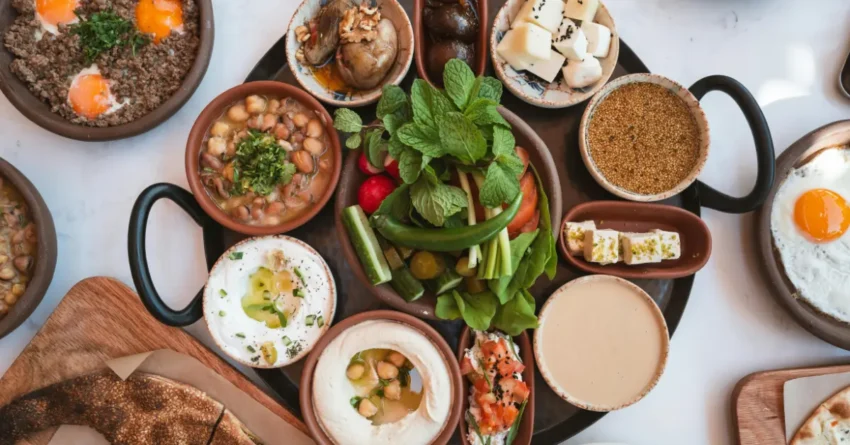 An image of a well-balanced plate, highlighting a great meal option for the Golo diet plan.